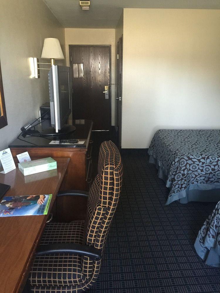 Motel 6 Mcgraw, Ny - Cortland Luaran gambar